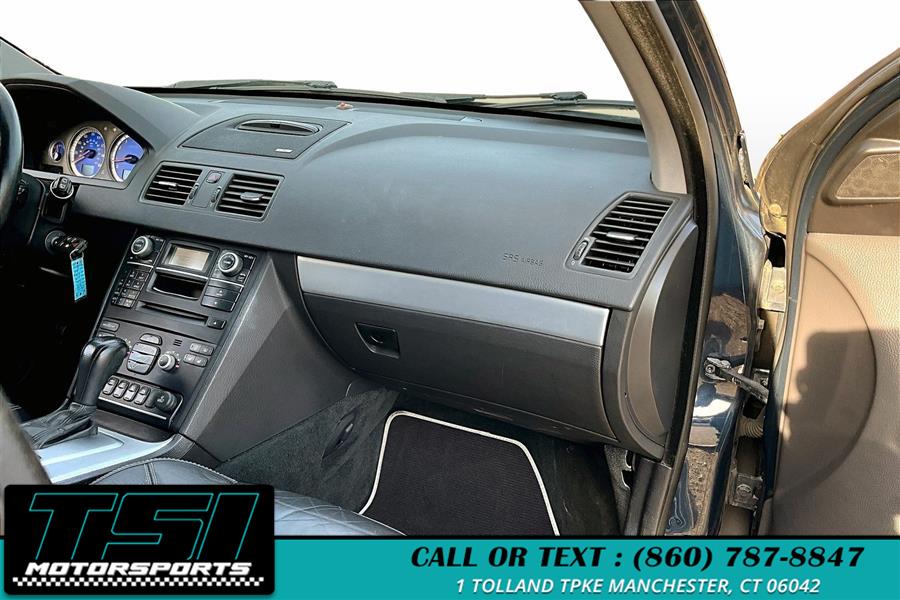 2014 Volvo XC90 AWD 4dr R-Design, available for sale in Manchester, Connecticut | TSI Motorsports. Manchester, Connecticut 2014 Volvo XC90 AWD 4dr R-Design, available for sale in Manchester, Connecticut | TSI Motorsports. Manchester, Connecticut