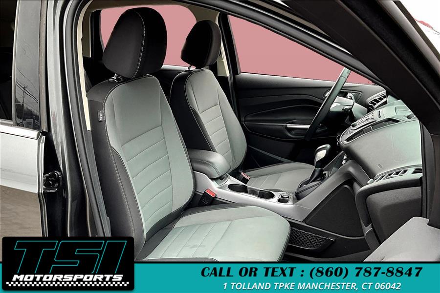 2016 Ford Escape FWD 4dr SE, available for sale in Manchester, Connecticut | TSI Motorsports. Manchester, Connecticut 2016 Ford Escape FWD 4dr SE, available for sale in Manchester, Connecticut | TSI Motorsports. Manchester, Connecticut