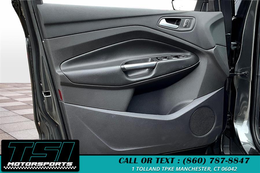 2016 Ford Escape FWD 4dr SE, available for sale in Manchester, Connecticut | TSI Motorsports. Manchester, Connecticut 2016 Ford Escape FWD 4dr SE, available for sale in Manchester, Connecticut | TSI Motorsports. Manchester, Connecticut