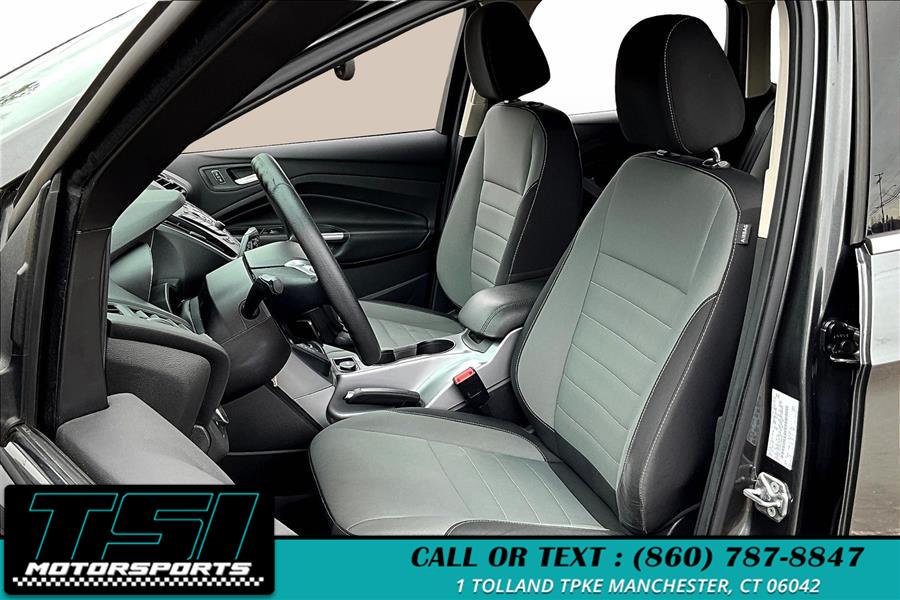 2016 Ford Escape FWD 4dr SE, available for sale in Manchester, Connecticut | TSI Motorsports. Manchester, Connecticut 2016 Ford Escape FWD 4dr SE, available for sale in Manchester, Connecticut | TSI Motorsports. Manchester, Connecticut