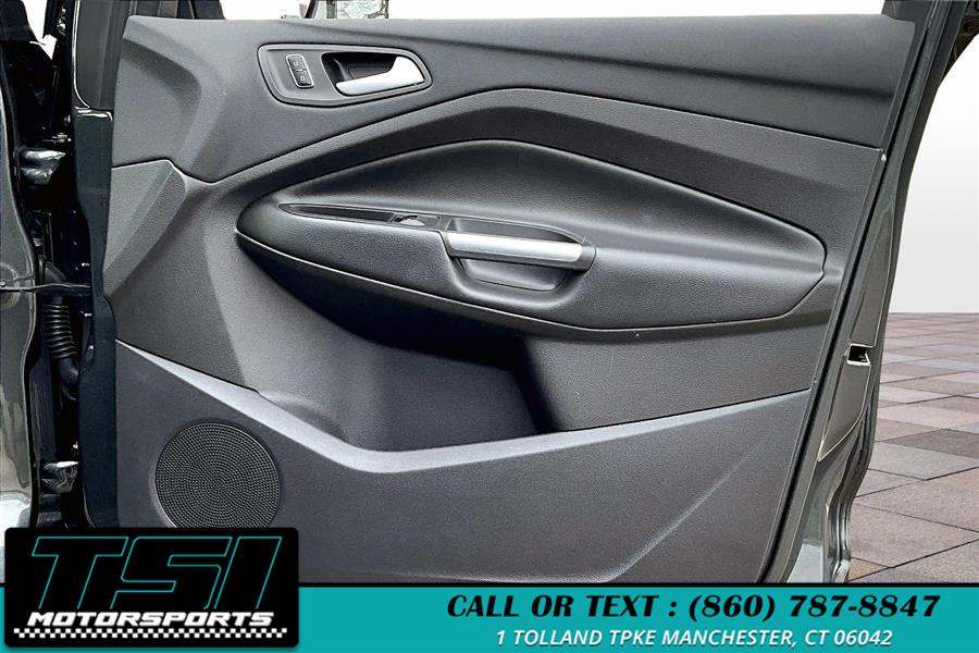 2016 Ford Escape FWD 4dr SE, available for sale in Manchester, Connecticut | TSI Motorsports. Manchester, Connecticut 2016 Ford Escape FWD 4dr SE, available for sale in Manchester, Connecticut | TSI Motorsports. Manchester, Connecticut