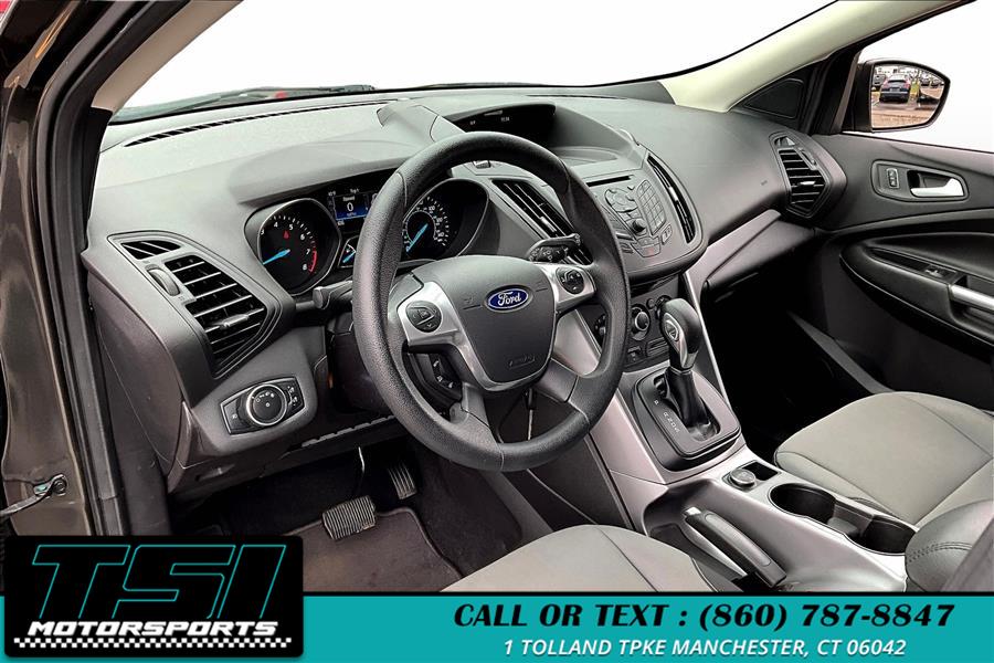 2016 Ford Escape FWD 4dr SE, available for sale in Manchester, Connecticut | TSI Motorsports. Manchester, Connecticut 2016 Ford Escape FWD 4dr SE, available for sale in Manchester, Connecticut | TSI Motorsports. Manchester, Connecticut