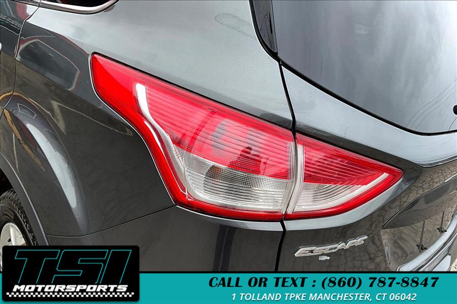 2016 Ford Escape FWD 4dr SE, available for sale in Manchester, Connecticut | TSI Motorsports. Manchester, Connecticut 2016 Ford Escape FWD 4dr SE, available for sale in Manchester, Connecticut | TSI Motorsports. Manchester, Connecticut
