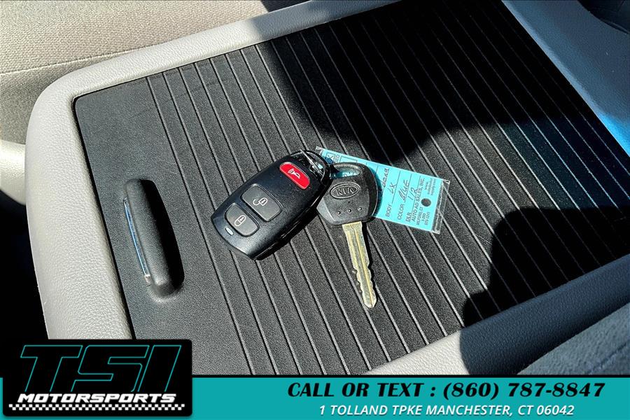 2014 Kia Sedona 4dr Wgn LX, available for sale in Manchester, Connecticut | TSI Motorsports. Manchester, Connecticut 2014 Kia Sedona 4dr Wgn LX, available for sale in Manchester, Connecticut | TSI Motorsports. Manchester, Connecticut