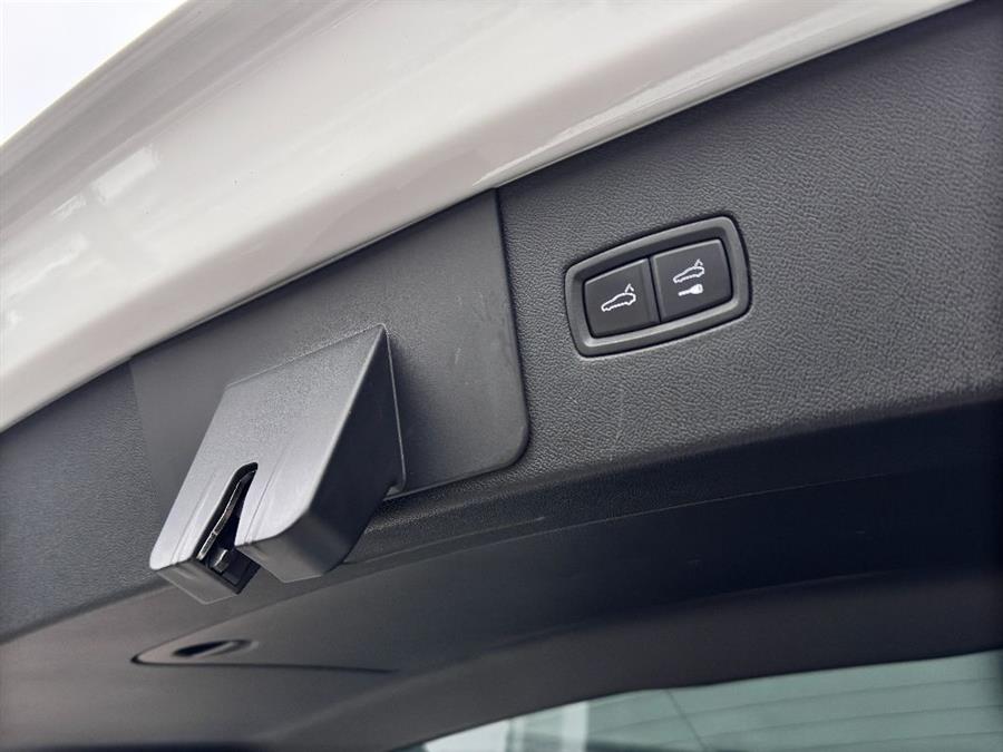 2022 Porsche Cayenne Base (Tiptronic), available for sale in Woodside, New York | Drive Central. Woodside, New York 2022 Porsche Cayenne Base (Tiptronic), available for sale in Woodside, New York | Drive Central. Woodside, New York