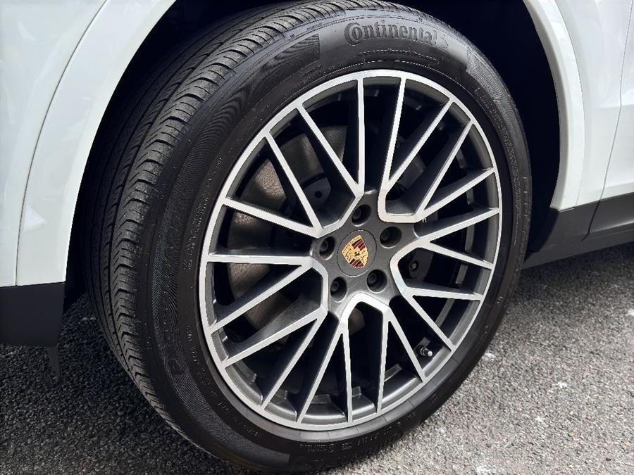 2022 Porsche Cayenne Base (Tiptronic), available for sale in Woodside, New York | Drive Central. Woodside, New York 2022 Porsche Cayenne Base (Tiptronic), available for sale in Woodside, New York | Drive Central. Woodside, New York