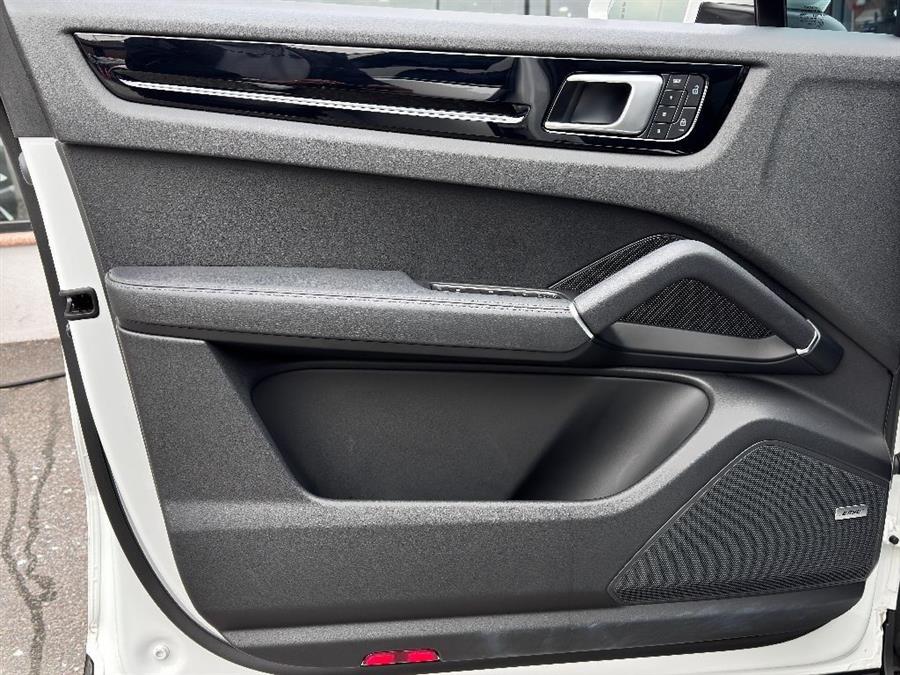 2022 Porsche Cayenne Base (Tiptronic), available for sale in Woodside, New York | Drive Central. Woodside, New York 2022 Porsche Cayenne Base (Tiptronic), available for sale in Woodside, New York | Drive Central. Woodside, New York