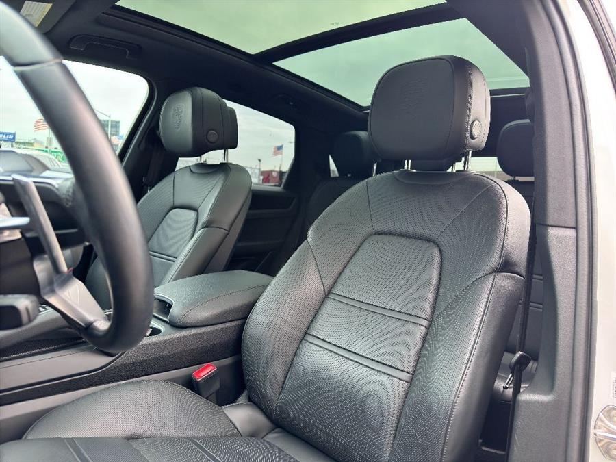 2022 Porsche Cayenne Base (Tiptronic), available for sale in Woodside, New York | Drive Central. Woodside, New York 2022 Porsche Cayenne Base (Tiptronic), available for sale in Woodside, New York | Drive Central. Woodside, New York