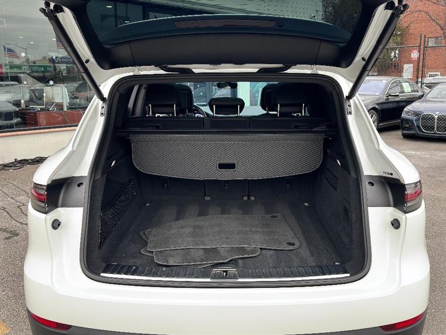 2022 Porsche Cayenne Base (Tiptronic), available for sale in Woodside, New York | Drive Central. Woodside, New York 2022 Porsche Cayenne Base (Tiptronic), available for sale in Woodside, New York | Drive Central. Woodside, New York