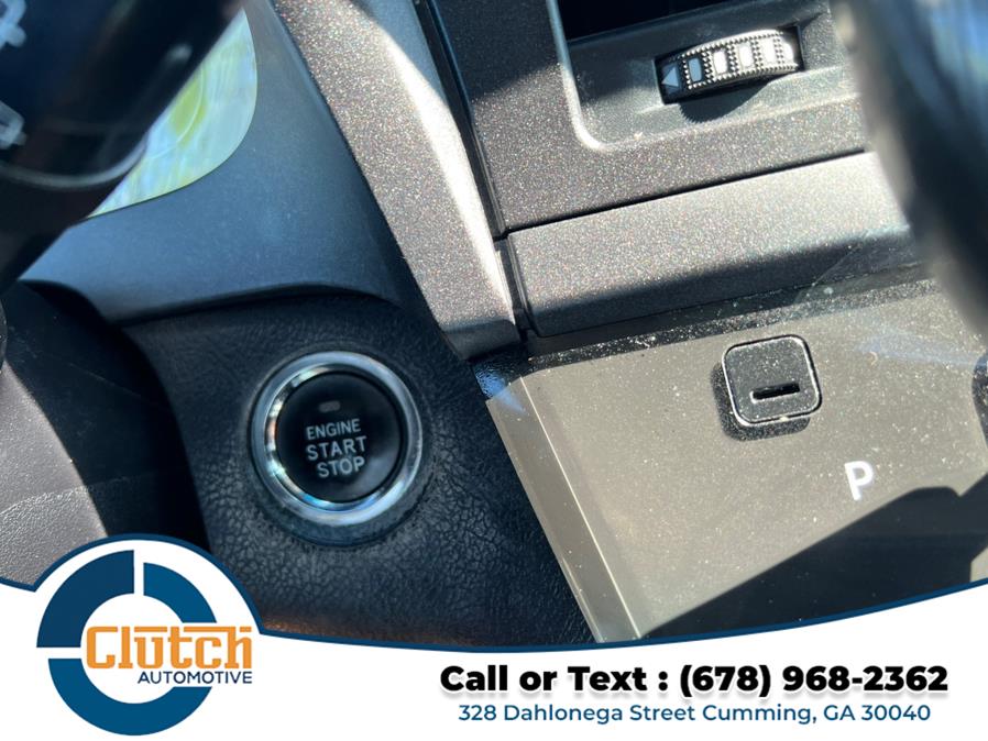 2017 Toyota Sienna SE Premium FWD 8-Passenger (Natl), available for sale in Cumming, Georgia | Clutch Automotive. Cumming, Georgia 2017 Toyota Sienna SE Premium FWD 8-Passenger (Natl), available for sale in Cumming, Georgia | Clutch Automotive. Cumming, Georgia