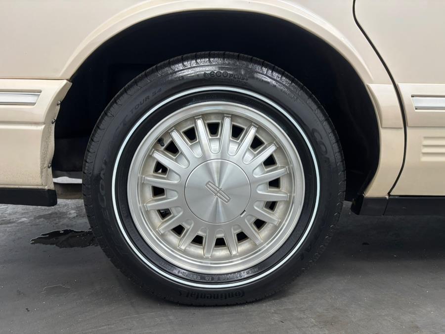 1995 Lincoln Town Car 4dr Sedan Cartier, available for sale in Elizabeth, New Jersey | Dream Auto Group. Elizabeth, New Jersey 1995 Lincoln Town Car 4dr Sedan Cartier, available for sale in Elizabeth, New Jersey | Dream Auto Group. Elizabeth, New Jersey
