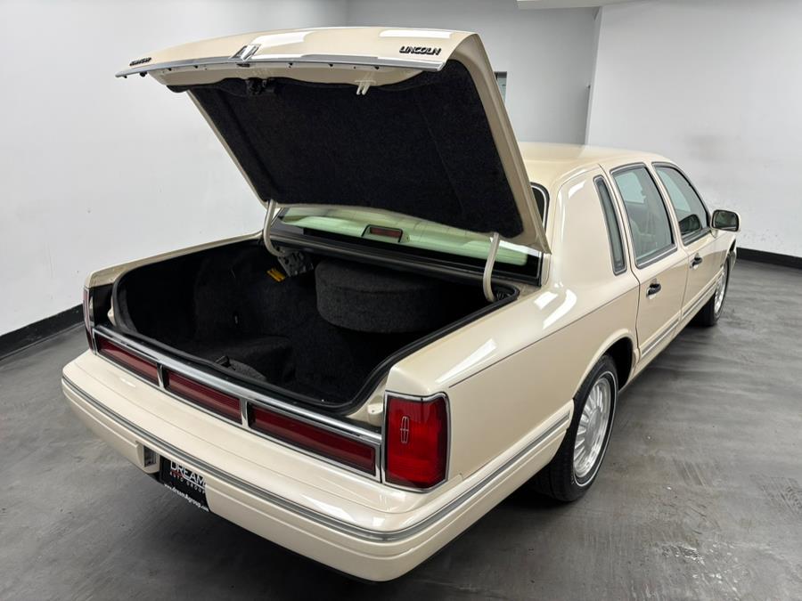 1995 Lincoln Town Car 4dr Sedan Cartier, available for sale in Elizabeth, New Jersey | Dream Auto Group. Elizabeth, New Jersey 1995 Lincoln Town Car 4dr Sedan Cartier, available for sale in Elizabeth, New Jersey | Dream Auto Group. Elizabeth, New Jersey