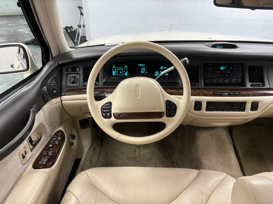 1995 Lincoln Town Car 4dr Sedan Cartier, available for sale in Elizabeth, New Jersey | Dream Auto Group. Elizabeth, New Jersey 1995 Lincoln Town Car 4dr Sedan Cartier, available for sale in Elizabeth, New Jersey | Dream Auto Group. Elizabeth, New Jersey