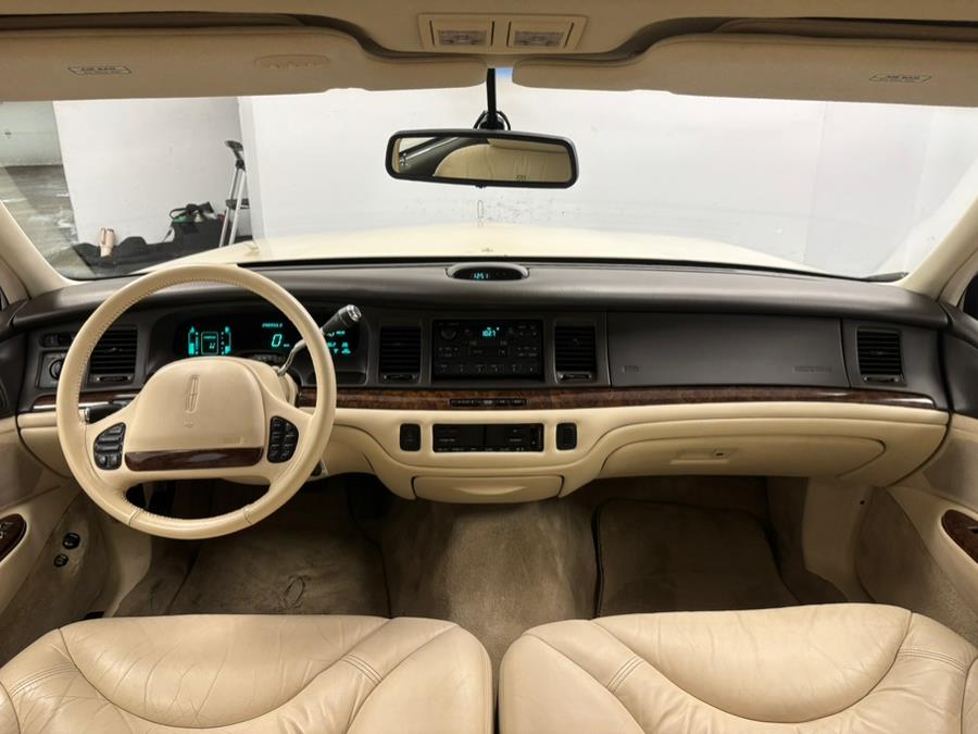 1995 Lincoln Town Car 4dr Sedan Cartier, available for sale in Elizabeth, New Jersey | Dream Auto Group. Elizabeth, New Jersey 1995 Lincoln Town Car 4dr Sedan Cartier, available for sale in Elizabeth, New Jersey | Dream Auto Group. Elizabeth, New Jersey