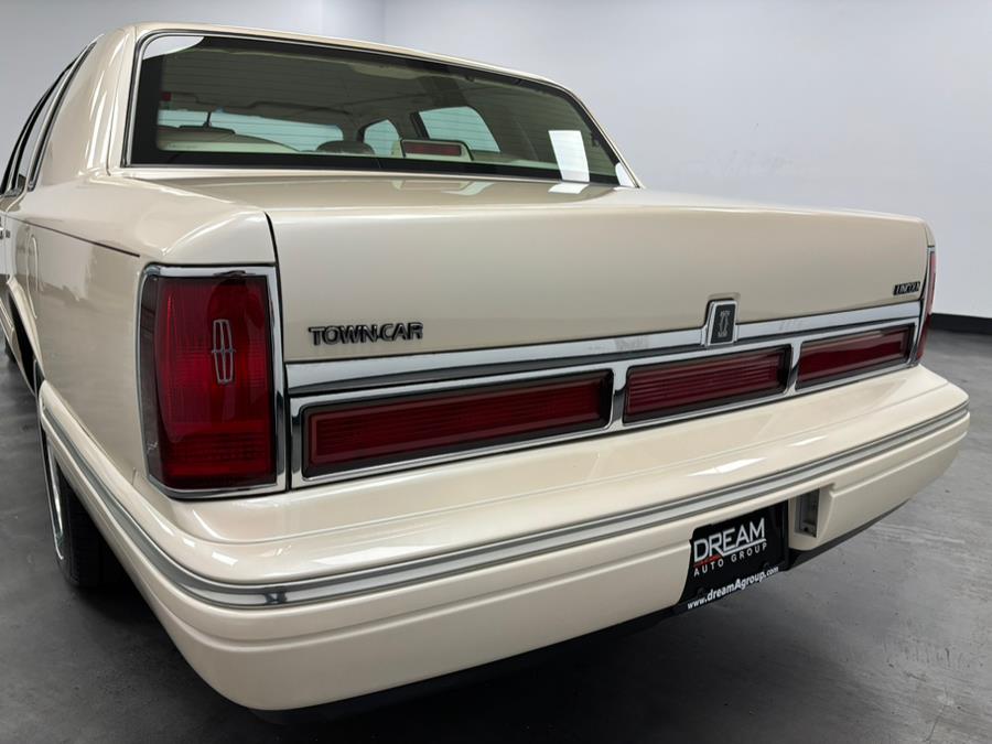 1995 Lincoln Town Car 4dr Sedan Cartier, available for sale in Elizabeth, New Jersey | Dream Auto Group. Elizabeth, New Jersey 1995 Lincoln Town Car 4dr Sedan Cartier, available for sale in Elizabeth, New Jersey | Dream Auto Group. Elizabeth, New Jersey