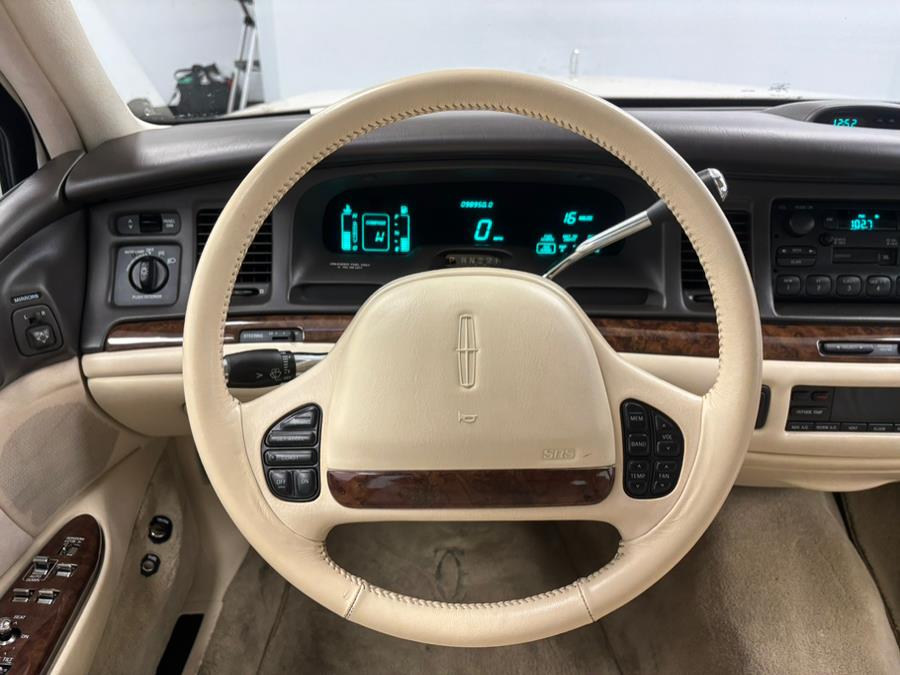1995 Lincoln Town Car 4dr Sedan Cartier, available for sale in Elizabeth, New Jersey | Dream Auto Group. Elizabeth, New Jersey 1995 Lincoln Town Car 4dr Sedan Cartier, available for sale in Elizabeth, New Jersey | Dream Auto Group. Elizabeth, New Jersey