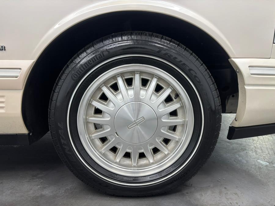 1995 Lincoln Town Car 4dr Sedan Cartier, available for sale in Elizabeth, New Jersey | Dream Auto Group. Elizabeth, New Jersey 1995 Lincoln Town Car 4dr Sedan Cartier, available for sale in Elizabeth, New Jersey | Dream Auto Group. Elizabeth, New Jersey