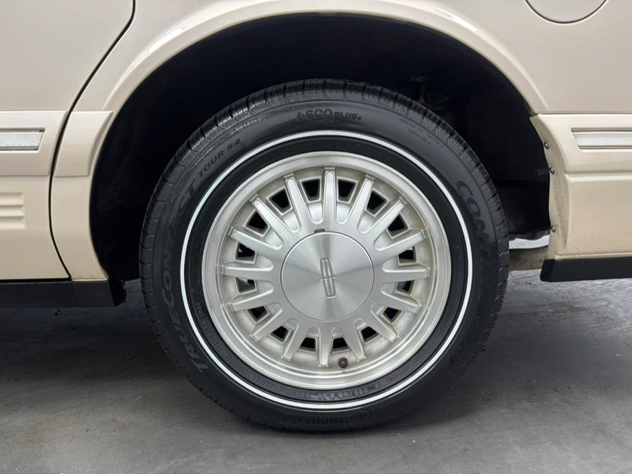 1995 Lincoln Town Car 4dr Sedan Cartier, available for sale in Elizabeth, New Jersey | Dream Auto Group. Elizabeth, New Jersey 1995 Lincoln Town Car 4dr Sedan Cartier, available for sale in Elizabeth, New Jersey | Dream Auto Group. Elizabeth, New Jersey