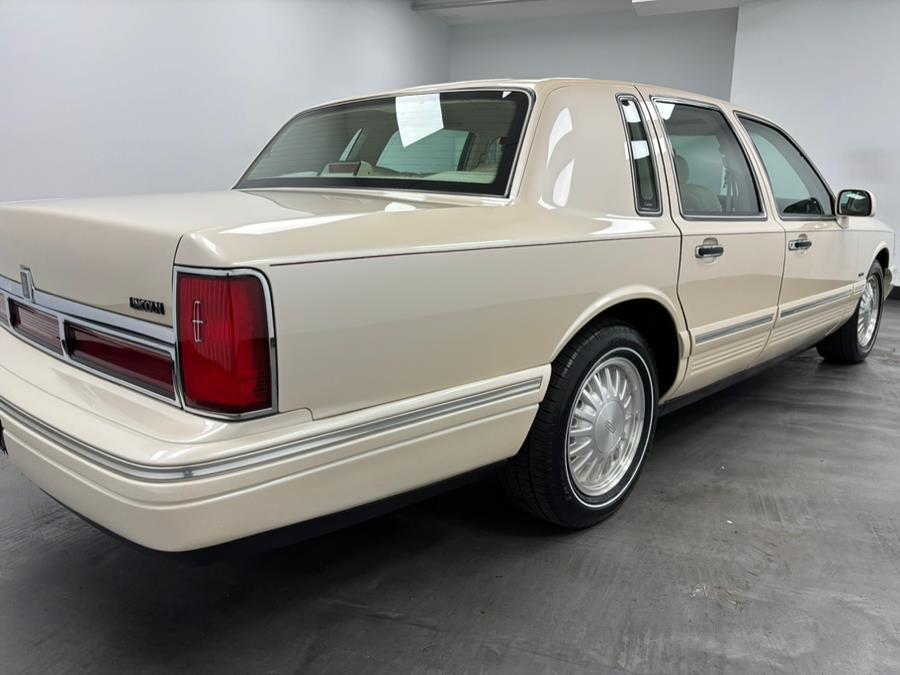 1995 Lincoln Town Car 4dr Sedan Cartier, available for sale in Elizabeth, New Jersey | Dream Auto Group. Elizabeth, New Jersey 1995 Lincoln Town Car 4dr Sedan Cartier, available for sale in Elizabeth, New Jersey | Dream Auto Group. Elizabeth, New Jersey