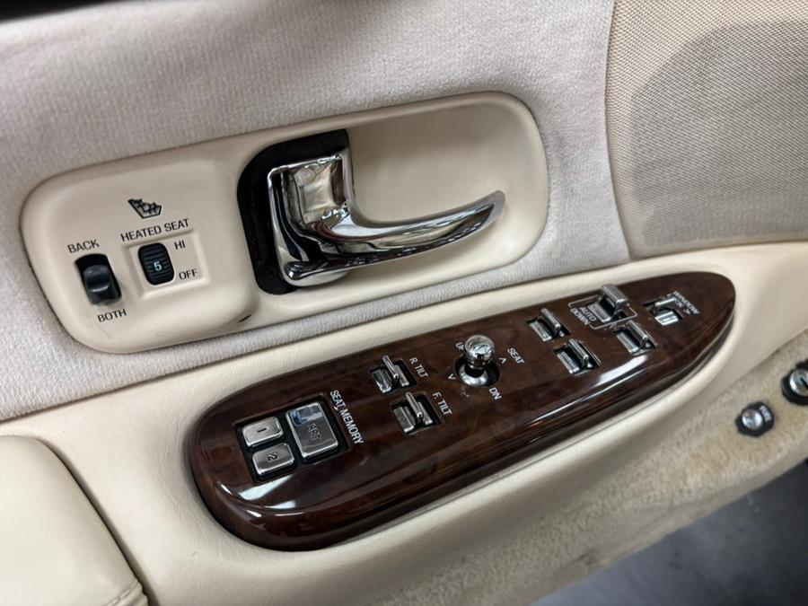 1995 Lincoln Town Car 4dr Sedan Cartier, available for sale in Elizabeth, New Jersey | Dream Auto Group. Elizabeth, New Jersey 1995 Lincoln Town Car 4dr Sedan Cartier, available for sale in Elizabeth, New Jersey | Dream Auto Group. Elizabeth, New Jersey