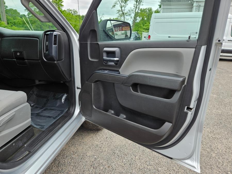 2016 Chevrolet Silverado 1500 4WD Double Cab 143.5" Custom 5.3V8, available for sale in East Windsor, Connecticut | Toro Auto. East Windsor, Connecticut 2016 Chevrolet Silverado 1500 4WD Double Cab 143.5" Custom 5.3V8, available for sale in East Windsor, Connecticut | Toro Auto. East Windsor, Connecticut
