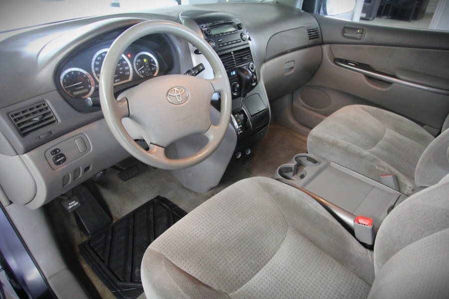 2006 Toyota Sienna 5dr CE FWD 7-Passenger (Natl), available for sale in Garden Grove, California | U Save Auto Auction. Garden Grove, California 2006 Toyota Sienna 5dr CE FWD 7-Passenger (Natl), available for sale in Garden Grove, California | U Save Auto Auction. Garden Grove, California