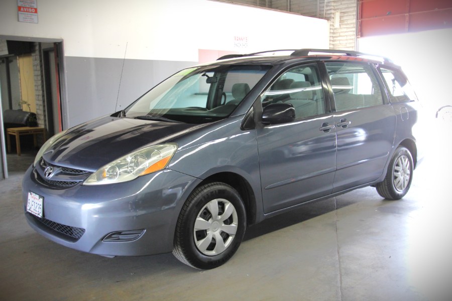 2006 Toyota Sienna 5dr CE FWD 7-Passenger (Natl), available for sale in Garden Grove, California | U Save Auto Auction. Garden Grove, California 2006 Toyota Sienna 5dr CE FWD 7-Passenger (Natl), available for sale in Garden Grove, California | U Save Auto Auction. Garden Grove, California