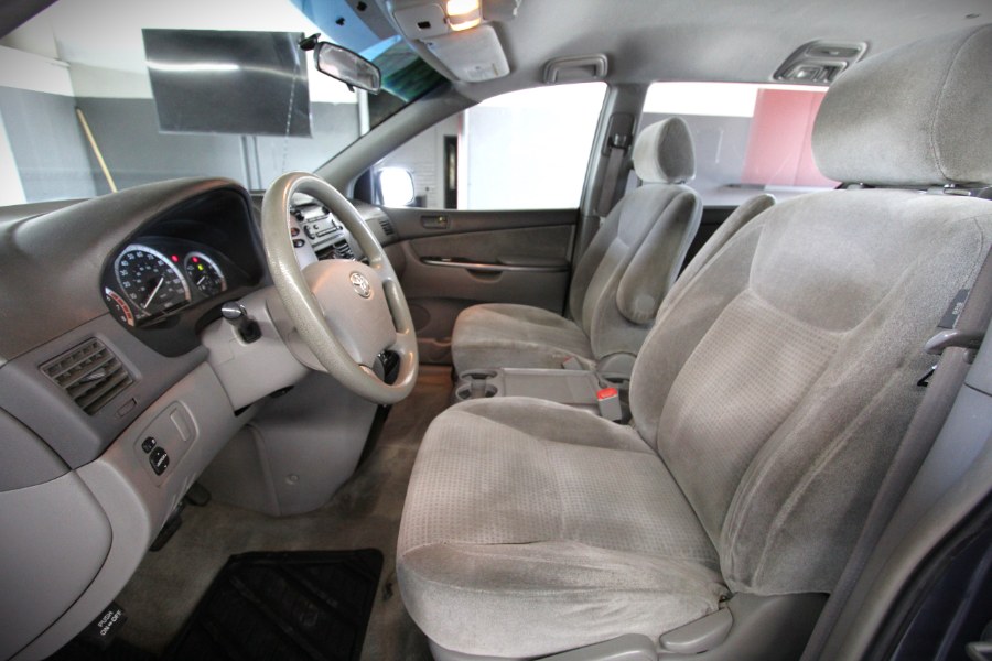 2006 Toyota Sienna 5dr CE FWD 7-Passenger (Natl), available for sale in Garden Grove, California | U Save Auto Auction. Garden Grove, California 2006 Toyota Sienna 5dr CE FWD 7-Passenger (Natl), available for sale in Garden Grove, California | U Save Auto Auction. Garden Grove, California