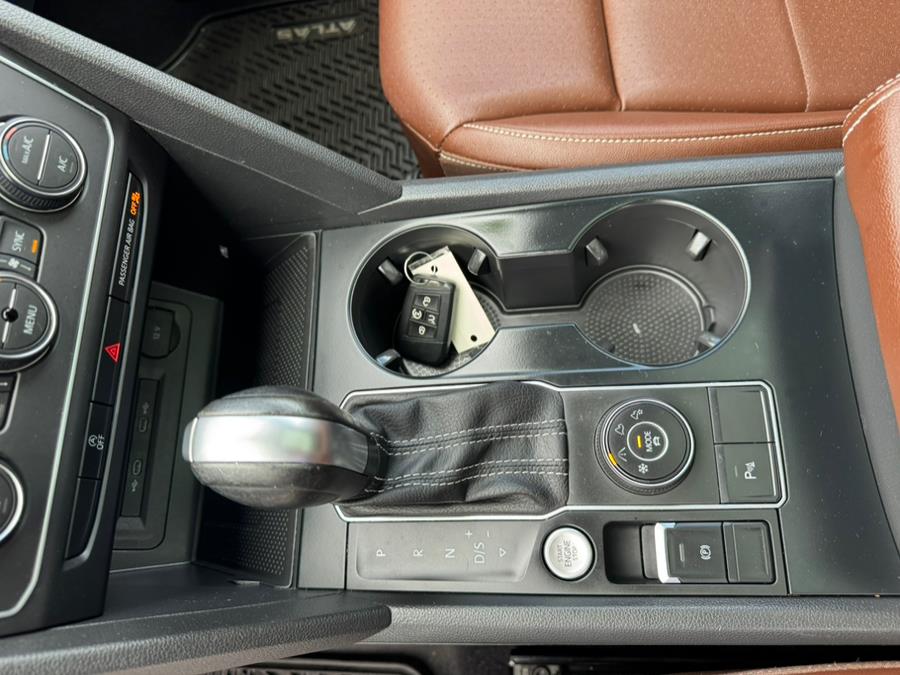 2021 Volkswagen Atlas 3.6L V6 SE w/Technology R-Line 4MOTION *Ltd Avail*, available for sale in Berlin, Connecticut | Tru Auto Mall. Berlin, Connecticut 2021 Volkswagen Atlas 3.6L V6 SE w/Technology R-Line 4MOTION *Ltd Avail*, available for sale in Berlin, Connecticut | Tru Auto Mall. Berlin, Connecticut
