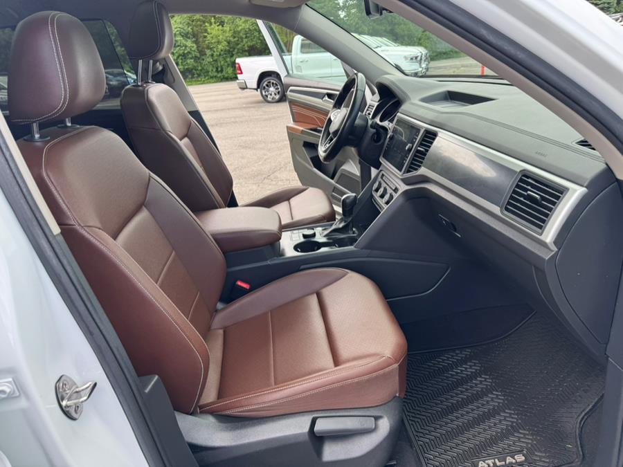 2021 Volkswagen Atlas 3.6L V6 SE w/Technology R-Line 4MOTION *Ltd Avail*, available for sale in Berlin, Connecticut | Tru Auto Mall. Berlin, Connecticut 2021 Volkswagen Atlas 3.6L V6 SE w/Technology R-Line 4MOTION *Ltd Avail*, available for sale in Berlin, Connecticut | Tru Auto Mall. Berlin, Connecticut