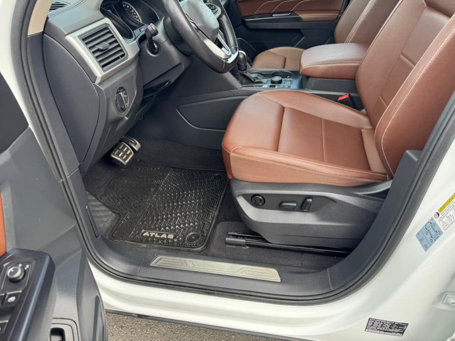 2021 Volkswagen Atlas 3.6L V6 SE w/Technology R-Line 4MOTION *Ltd Avail*, available for sale in Berlin, Connecticut | Tru Auto Mall. Berlin, Connecticut 2021 Volkswagen Atlas 3.6L V6 SE w/Technology R-Line 4MOTION *Ltd Avail*, available for sale in Berlin, Connecticut | Tru Auto Mall. Berlin, Connecticut