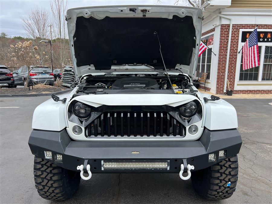 2016 Jeep Wrangler Unlimited 4WD 4dr Sahara, available for sale in Canton, Connecticut | Lava Motors. Canton, Connecticut 2016 Jeep Wrangler Unlimited 4WD 4dr Sahara, available for sale in Canton, Connecticut | Lava Motors. Canton, Connecticut