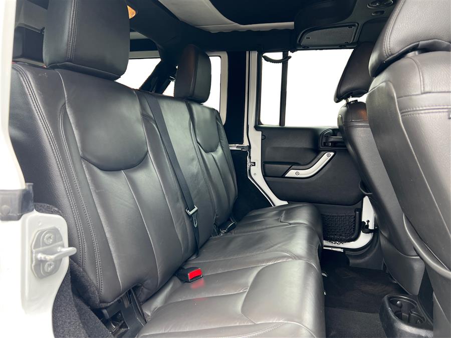 2016 Jeep Wrangler Unlimited 4WD 4dr Sahara, available for sale in Canton, Connecticut | Lava Motors. Canton, Connecticut 2016 Jeep Wrangler Unlimited 4WD 4dr Sahara, available for sale in Canton, Connecticut | Lava Motors. Canton, Connecticut