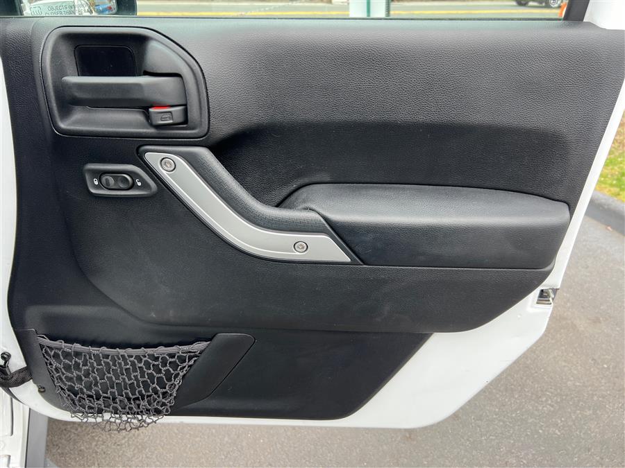 2016 Jeep Wrangler Unlimited 4WD 4dr Sahara, available for sale in Canton, Connecticut | Lava Motors. Canton, Connecticut 2016 Jeep Wrangler Unlimited 4WD 4dr Sahara, available for sale in Canton, Connecticut | Lava Motors. Canton, Connecticut