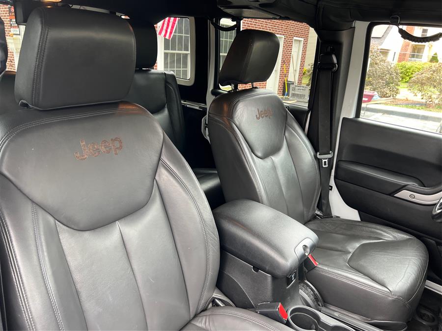 2016 Jeep Wrangler Unlimited 4WD 4dr Sahara, available for sale in Canton, Connecticut | Lava Motors. Canton, Connecticut 2016 Jeep Wrangler Unlimited 4WD 4dr Sahara, available for sale in Canton, Connecticut | Lava Motors. Canton, Connecticut