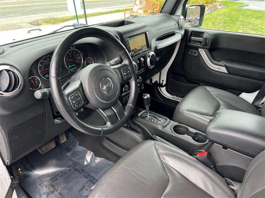 2016 Jeep Wrangler Unlimited 4WD 4dr Sahara, available for sale in Canton, Connecticut | Lava Motors. Canton, Connecticut 2016 Jeep Wrangler Unlimited 4WD 4dr Sahara, available for sale in Canton, Connecticut | Lava Motors. Canton, Connecticut