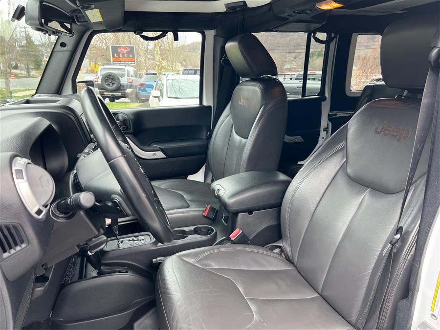 2016 Jeep Wrangler Unlimited 4WD 4dr Sahara, available for sale in Canton, Connecticut | Lava Motors. Canton, Connecticut 2016 Jeep Wrangler Unlimited 4WD 4dr Sahara, available for sale in Canton, Connecticut | Lava Motors. Canton, Connecticut