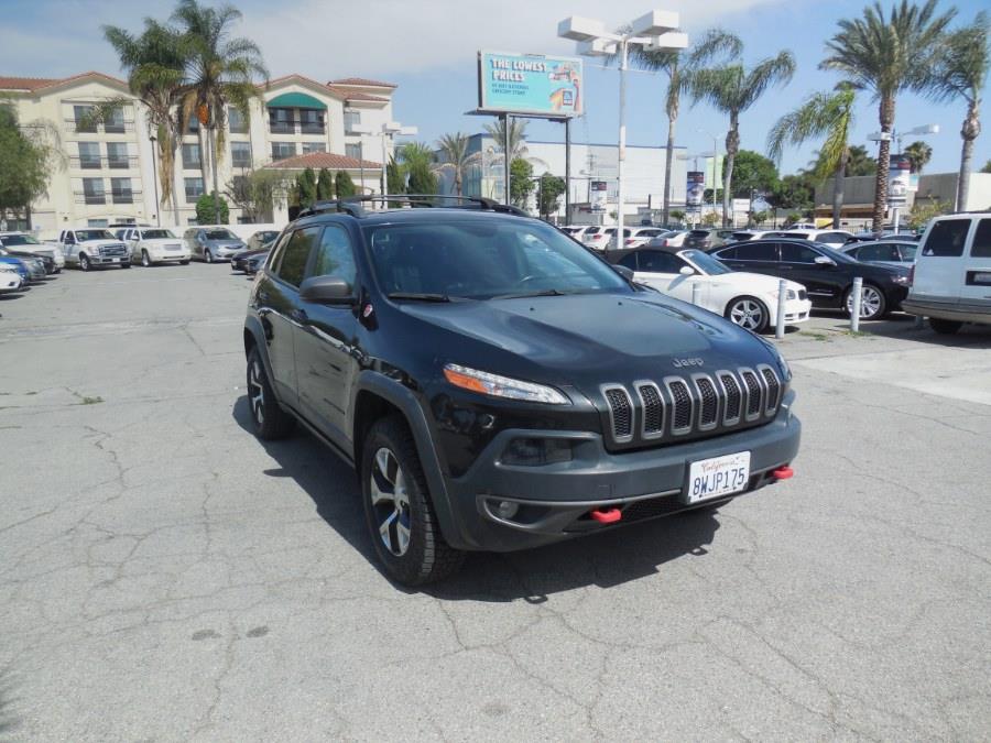 Used 2016 Jeep Cherokee in Hawaiian Gardens, California | Luxe Motors. Hawaiian Gardens, California