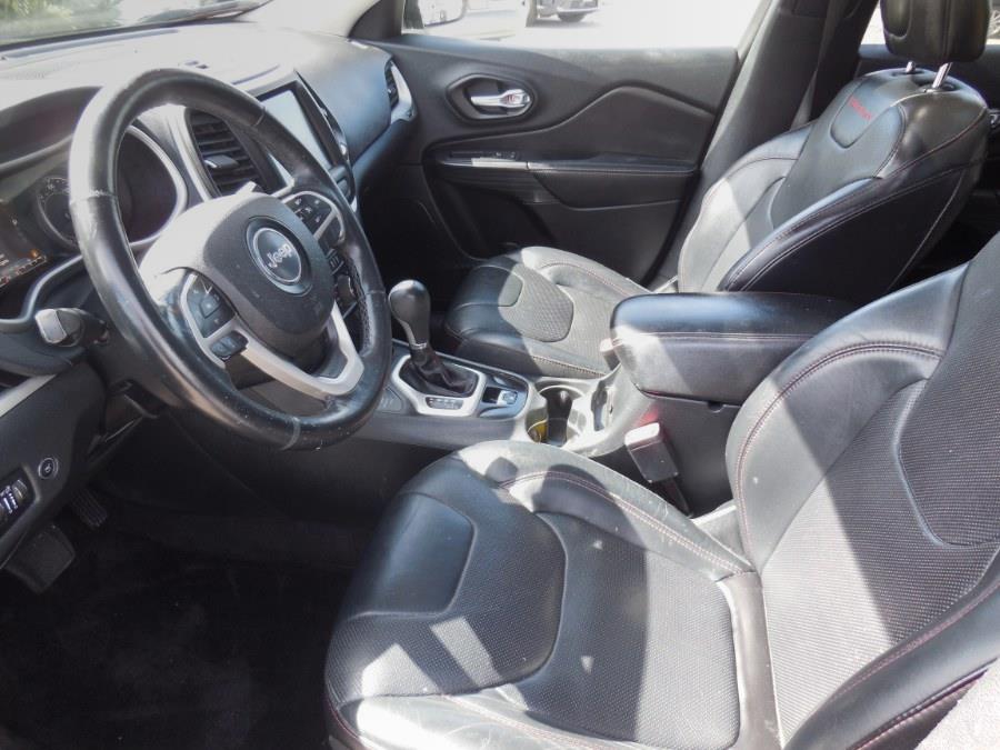 2016 Jeep Cherokee 4WD 4dr Trailhawk, available for sale in Hawaiian Gardens, California | Luxe Motors. Hawaiian Gardens, California 2016 Jeep Cherokee 4WD 4dr Trailhawk, available for sale in Hawaiian Gardens, California | Luxe Motors. Hawaiian Gardens, California