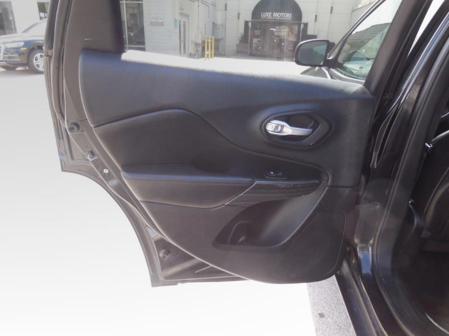 2016 Jeep Cherokee 4WD 4dr Trailhawk, available for sale in Hawaiian Gardens, California | Luxe Motors. Hawaiian Gardens, California 2016 Jeep Cherokee 4WD 4dr Trailhawk, available for sale in Hawaiian Gardens, California | Luxe Motors. Hawaiian Gardens, California