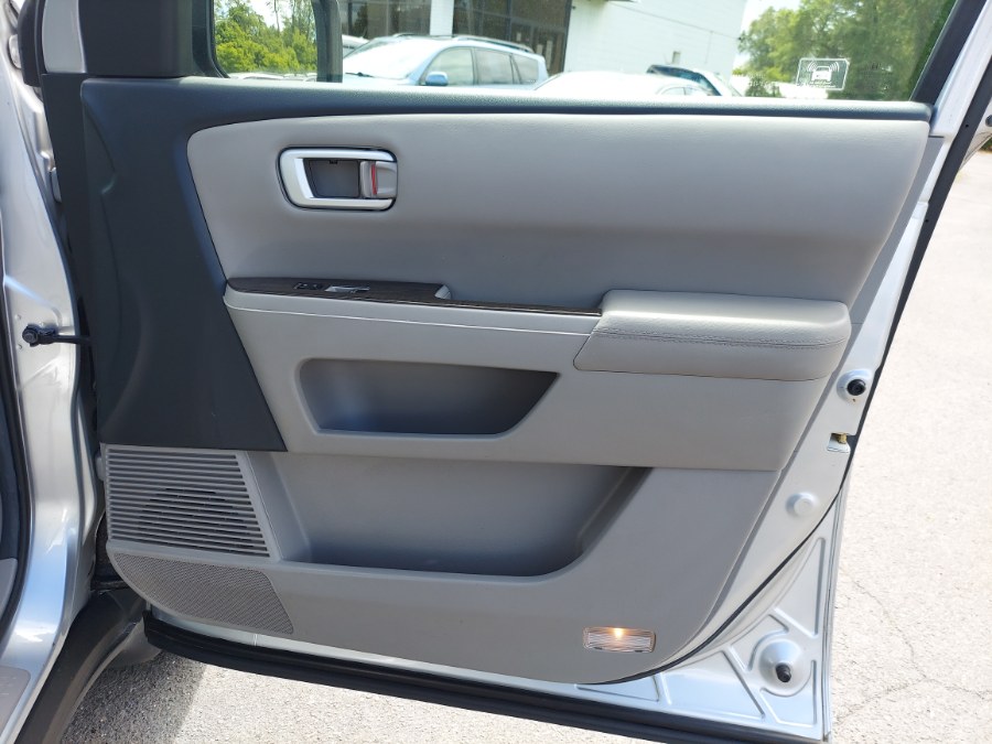 2012 Honda Pilot 4WD 4dr EX-L, available for sale in East Windsor, Connecticut | United Auto Sales of E Windsor, Inc. East Windsor, Connecticut 2012 Honda Pilot 4WD 4dr EX-L, available for sale in East Windsor, Connecticut | United Auto Sales of E Windsor, Inc. East Windsor, Connecticut