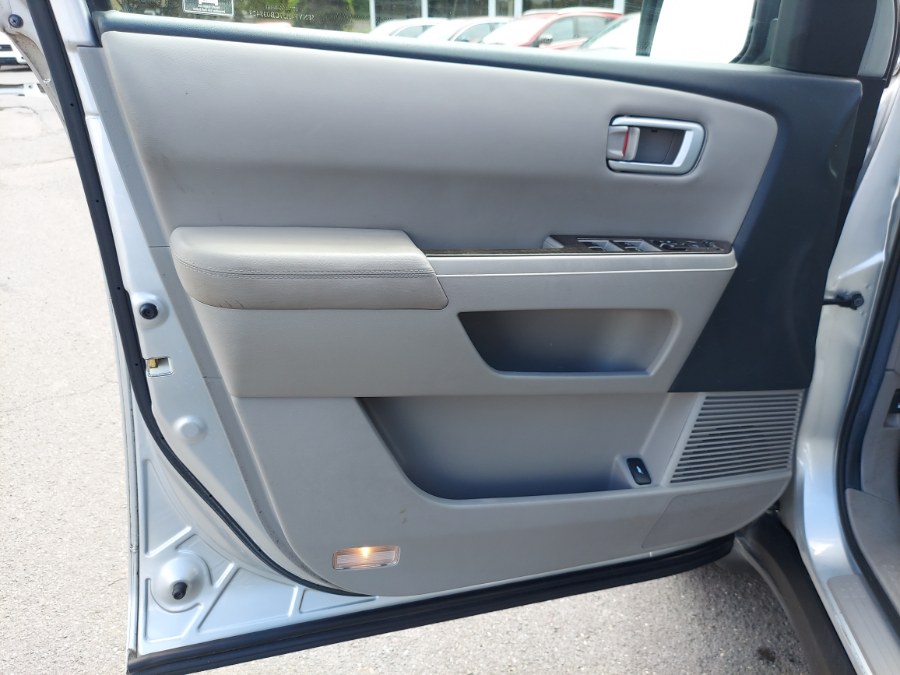 2012 Honda Pilot 4WD 4dr EX-L, available for sale in East Windsor, Connecticut | United Auto Sales of E Windsor, Inc. East Windsor, Connecticut 2012 Honda Pilot 4WD 4dr EX-L, available for sale in East Windsor, Connecticut | United Auto Sales of E Windsor, Inc. East Windsor, Connecticut
