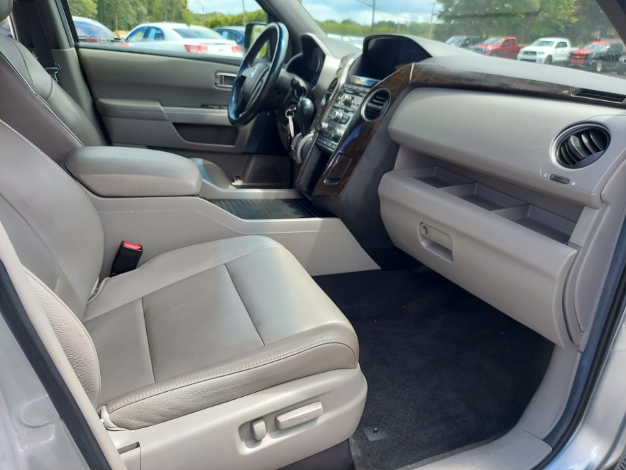 2012 Honda Pilot 4WD 4dr EX-L, available for sale in East Windsor, Connecticut | United Auto Sales of E Windsor, Inc. East Windsor, Connecticut 2012 Honda Pilot 4WD 4dr EX-L, available for sale in East Windsor, Connecticut | United Auto Sales of E Windsor, Inc. East Windsor, Connecticut