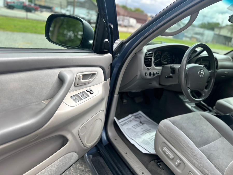 2006 Toyota Sequoia 4dr SR5 4WD (Natl), available for sale in Springfield, Massachusetts | Auto Globe LLC. Springfield, Massachusetts 2006 Toyota Sequoia 4dr SR5 4WD (Natl), available for sale in Springfield, Massachusetts | Auto Globe LLC. Springfield, Massachusetts