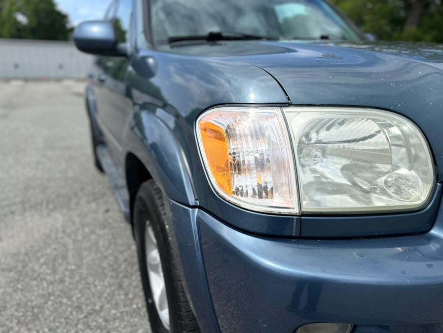 2006 Toyota Sequoia 4dr SR5 4WD (Natl), available for sale in Springfield, Massachusetts | Auto Globe LLC. Springfield, Massachusetts 2006 Toyota Sequoia 4dr SR5 4WD (Natl), available for sale in Springfield, Massachusetts | Auto Globe LLC. Springfield, Massachusetts