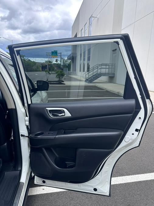 2018 Nissan Pathfinder 4x4 SL, available for sale in Garfield, New Jersey | Mikes Auto Sales LLC. Garfield, New Jersey 2018 Nissan Pathfinder 4x4 SL, available for sale in Garfield, New Jersey | Mikes Auto Sales LLC. Garfield, New Jersey