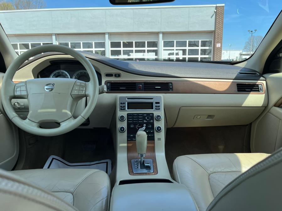 2009 Volvo XC70 4dr Wgn 3.2L w/Sunroof, available for sale in Berlin, Connecticut | Auto Drive Sales & Service. Berlin, Connecticut 2009 Volvo XC70 4dr Wgn 3.2L w/Sunroof, available for sale in Berlin, Connecticut | Auto Drive Sales & Service. Berlin, Connecticut