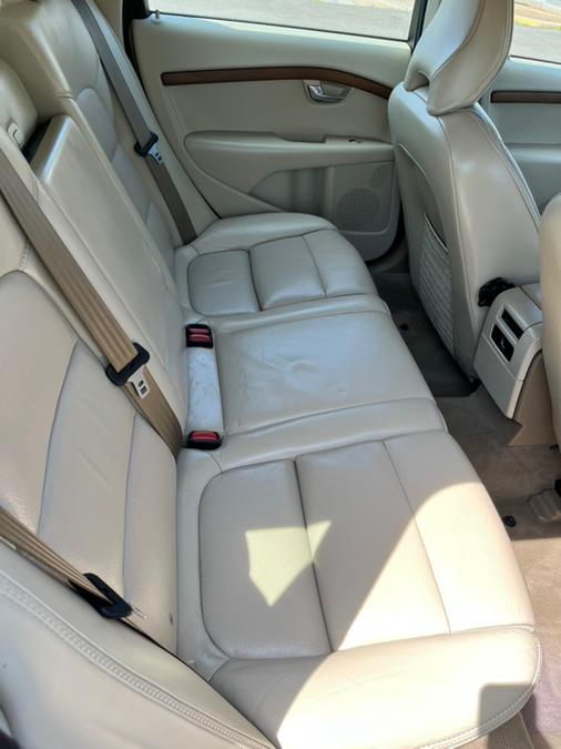 2009 Volvo XC70 4dr Wgn 3.2L w/Sunroof, available for sale in Berlin, Connecticut | Auto Drive Sales & Service. Berlin, Connecticut 2009 Volvo XC70 4dr Wgn 3.2L w/Sunroof, available for sale in Berlin, Connecticut | Auto Drive Sales & Service. Berlin, Connecticut