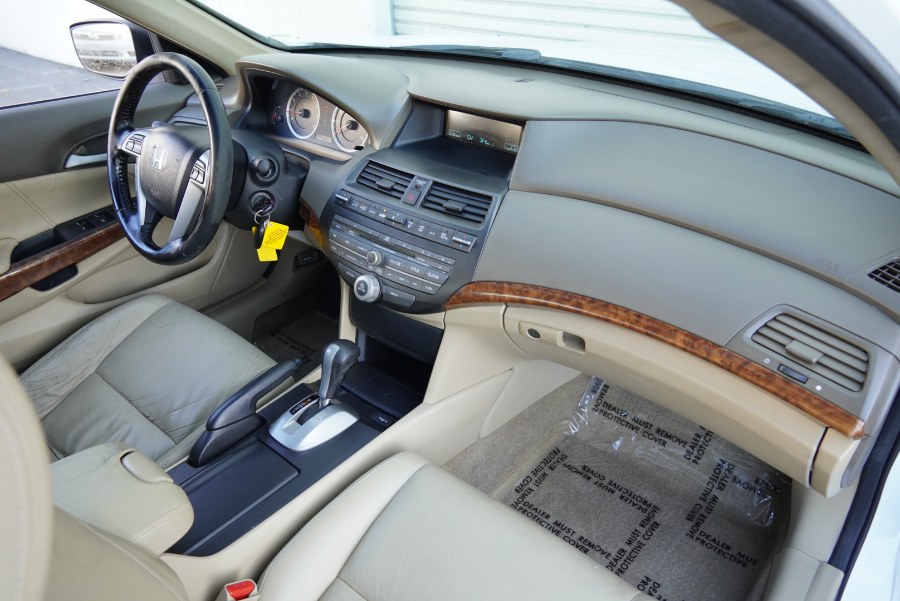2010 Honda Accord Sdn EX-L SUNROOF/LEATHER SEATS/SEAT WARMERS, available for sale in Riverside, California | Big Timin Motors LLC. Riverside, California 2010 Honda Accord Sdn EX-L SUNROOF/LEATHER SEATS/SEAT WARMERS, available for sale in Riverside, California | Big Timin Motors LLC. Riverside, California