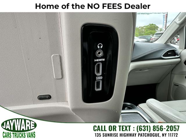 2017 Chrysler Pacifica Limited FWD, available for sale in Patchogue, New York | Jayware Cars Trucks Vans. Patchogue, New York 2017 Chrysler Pacifica Limited FWD, available for sale in Patchogue, New York | Jayware Cars Trucks Vans. Patchogue, New York
